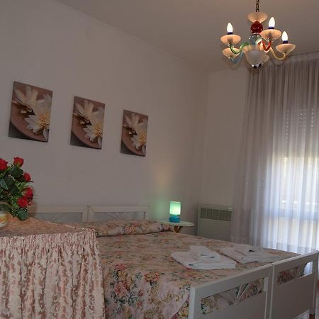Casa Vacanza E Per Lavoro Elena E Carla Spinea Dış mekan fotoğraf