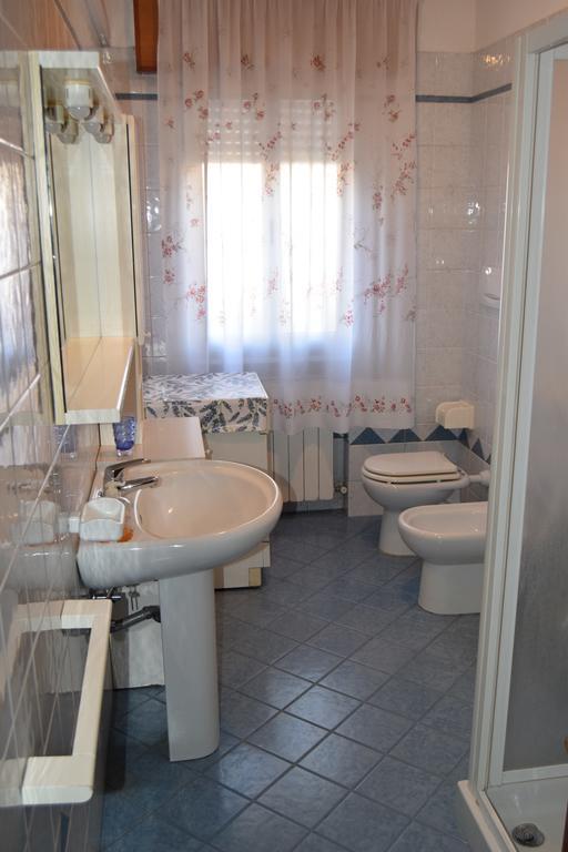 Casa Vacanza E Per Lavoro Elena E Carla Spinea Dış mekan fotoğraf