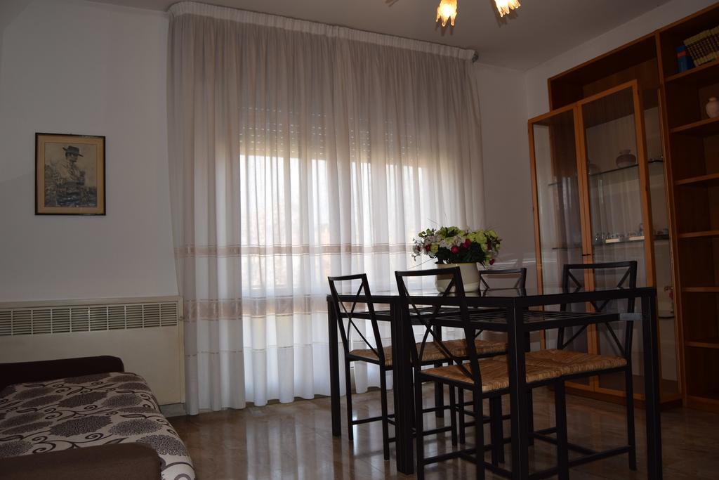 Casa Vacanza E Per Lavoro Elena E Carla Spinea Dış mekan fotoğraf