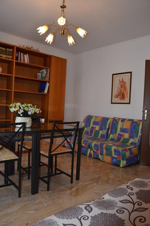 Casa Vacanza E Per Lavoro Elena E Carla Spinea Dış mekan fotoğraf